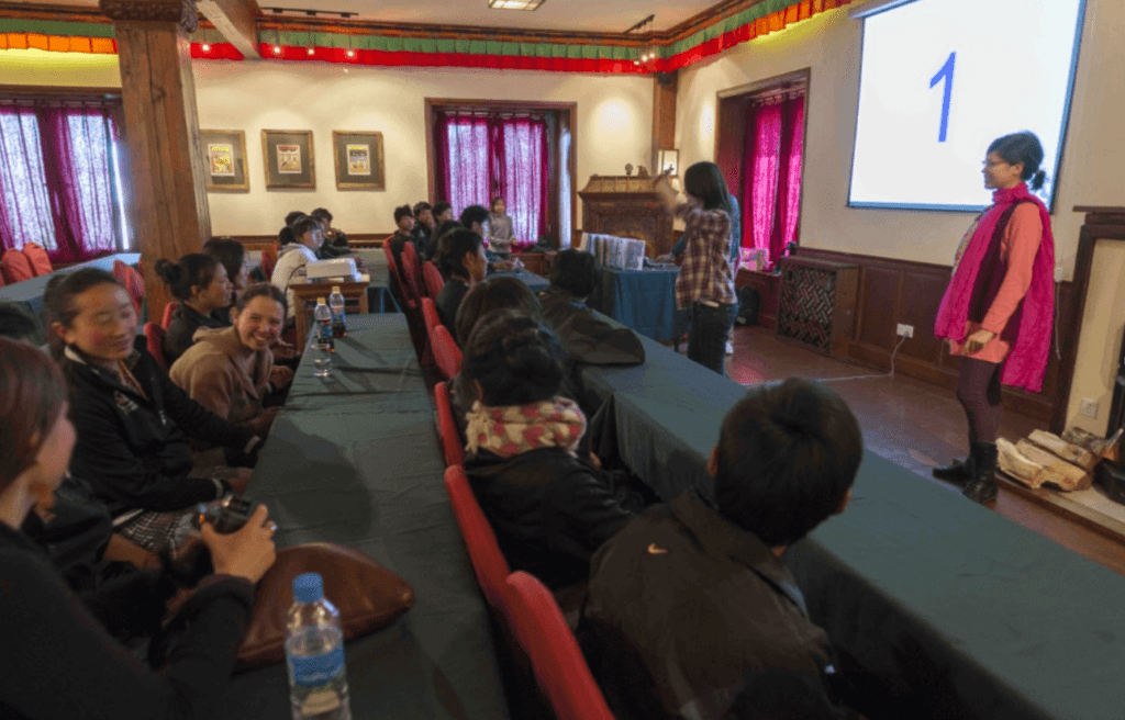 Training of volunteers at the Institute of Eastern Tibet