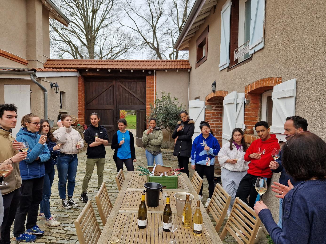 Journée plantation de pieds de vignes et dégustation avec l’Atelier du